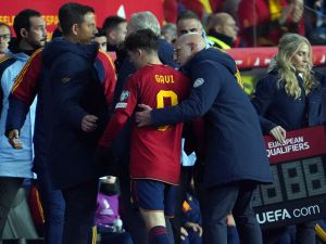 كم المبلغ الذي سيدفعه "فيفا" لنادي برشلونة بعد إصابة جافي ؟