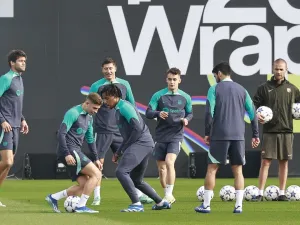 Barcelona's players attend a training session in Barcelona on November 27, 2023, on the eve of the UEFA Champions League 1st round group H football match against FC Porto. (Photo by JOSE JORDAN / AFP)