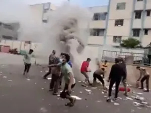 بالقيديو.. اسرائيل تقصف بالفسفور مدارس يحتمى فيها الاف النازحين في غزة