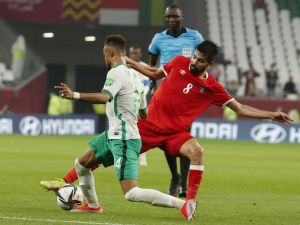 ما القنوات الناقلة لمباراة الأردن والسعودية اليوم في تصفيات كأس العالم 2026؟
