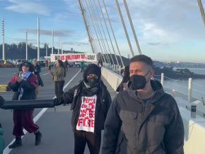 Pro-Palestinian protesters shut down Bay Bridge demanding a cease-fire in Gaza. (Twitter)