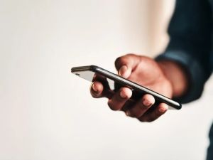 After two years of decline .. Global smartphone market resumes growth