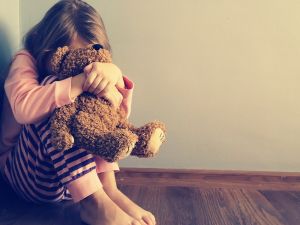 ما تأثير القصف والقنابل على الصحة النفسية للأطفال؟