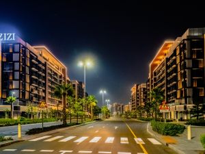 عزيزي تجدد شراكتها مع الميرة للمطابخ لمشروع ريفيرا