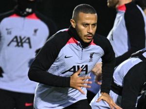 Liverpool's Spanish midfielder Thiago Alcantara attends a team training session at the AXA Training Centre in Liverpool, north-west England on October 31, 2022, on the eve of the UEFA Champions League group A football match against Napoli. (Photo by Oli SCARFF / AFP)
