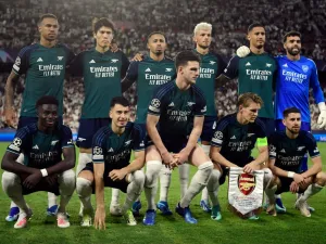 Arsenal players pose before the UEFA Champions League 1st round day 3 Group B football match between Sevilla FC and Arsenal at the Ramon Sanchez Pizjuan stadium in Seville on October 24, 2023. (Photo by CRISTINA QUICLER / AFP)
