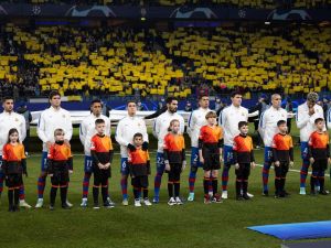 فريق برشلونة (Photo by Axel Heimken / AFP)
