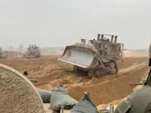 التوغل البري الإسرائيلي ينطوي على تقدم الجيش داخل القطاع المكتظ، مدعومًا بالدبابات والمدفعية