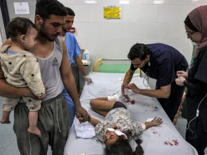 إسرائيل تقصف بنك الدم في غزة والمستشفى الإندونيسي