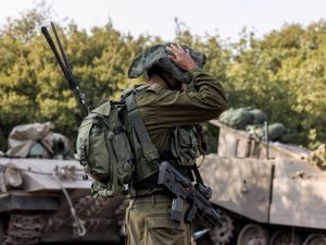 الجيش الاسرائيلي ينشر عشرات الآلاف من جنوده على الحدود مع لبنان