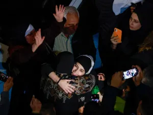 في إطار اتفاق الهدنة، أطلقت إسرائيل سراح 39 فلسطينيًا من النساء والأطفال