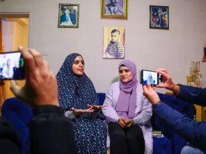 الأسيرات الفلسطينيات يتعرضن لظروف قاسية وبالغة التعقيد داخل سجون الإحتلال