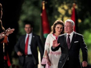 دعت الملكة رانيا العبدالله في مقالها الى انهاء الحرب 