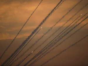 رشقة صاروخية تنتطلق من قطاع غزة