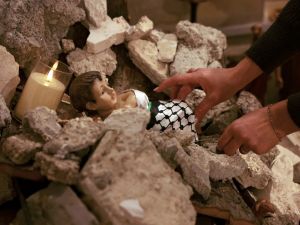 المسيحيون يلغون احتفالاتهم تضامنا مع غزة