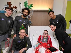 محمد صلاح في مستشفى ليفربول