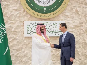 سفير النظام السوري لدى السعودية يسلم أوراق اعتماده