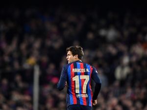 برشلونة يعلن في بيان رسمي خضوع ماركوس ألونسو لعملية جراحية