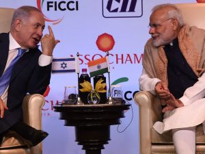 ناريندا مودي ونظيره الإسرائيلي في دلهي