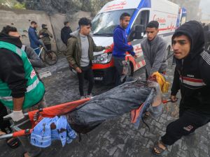  إجلاء الجرحى من مستشفى كمال عدوان إلى مجمع الشفاء تحت تهديد السلاح