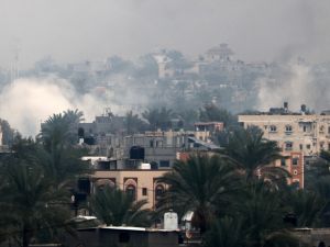 قصف اسرائيلي على منطقة خانيونس جنوب قطاع غزة