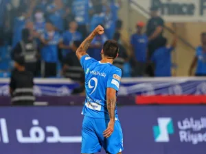 Hilal's Serbian forward #09 Aleksandar Mitrovic celebrates after scoring his team's second goal during the Saudi Pro League football match between Al-Hilal and Al-Shabab at Prince Faisal Bin Fahd Stadium in Riyadh on September 29, 2023. (Photo by Fayez NURELDINE / AFP)