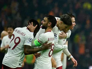 Manchester United's Scottish midfielder #39 Scott McTominay celebrates with Manchester United's English defender #29 Aaron Wan-Bissaka, Manchester United's Portuguese midfielder #08 Bruno Fernandes and Manchester United's Argentinian midfielder #17 Alejandro Garnacho after scoring his team's third goal during the UEFA Champions League 1st round, day 5, Group A football match between Galatasaray and Manchester United at Ali Sami Yen Spor Kompleksi in Istanbul, on November 29, 2023. (Photo by YASIN AKGUL / AF