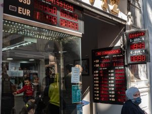 ساتدرد آند بورز ترفع التصنيف الائتماني لتركيا