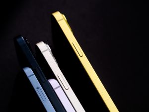 4 iPhones 