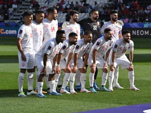 منتخب البحرين (Photo by HECTOR RETAMAL / AFP)