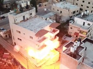 تفجير منزل في الضفة الغربية