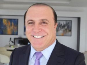 بيشرو دزيي ذراع الموساد قتل مع صديقه وابنته 