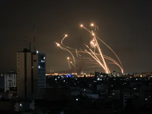 رشقة صاروخية