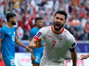 خربين يقود سوريا لانتصار ثمين (Photo by KARIM JAAFAR / AFP)