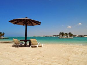 شاطئ الرمال الفضية بجدة