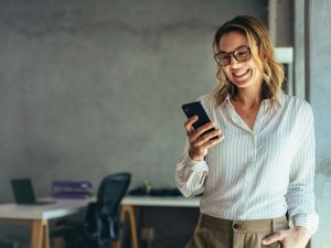 صفات المرأة الألفا