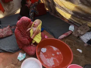هناك طفل يولد كل 10 دقائق في هذه العدوان الغاشم،