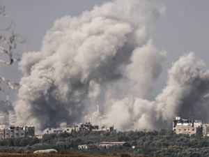 قصف على مخيم المغازي والنصيرات