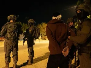 حملة اعتقالات واسعة بالضفة الغربية المحتلة