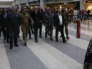 وزير الداخلية اللبناني بسام مولوي في جولة في مطار الحريري الدولي