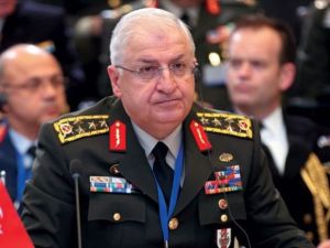 وزير الدفاع التركي يشار غولر