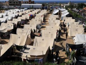 خيام تابعة لوكالة غوث اللاجئين الفلسطينيين - (ا ف ب)