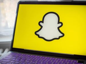 سناب تشات تحت طائلة المسؤولية بتهمة تسهيل بيع المخدرات للقاصرين