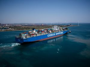 COSCO Ship 