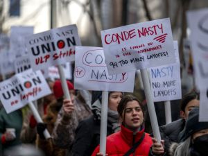 Conde Nast staff strike against layoffs, mock Oscars. (Angela Weiss/ AFP)