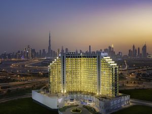 عزيزي للتطوير تتعاون مع "Talenti" الإيطاليّة لتزويد مشروع "كريك فيوز 1" بمقاعد تشميس فاخرة