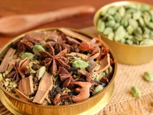 8 فوائد لشرب الشاي الكشميري في الشتاء