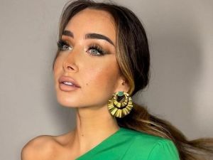 هنا الزاهد