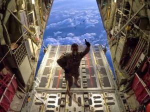 عملية انزال جوي في غزة