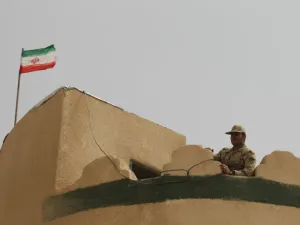 جندي إيراني